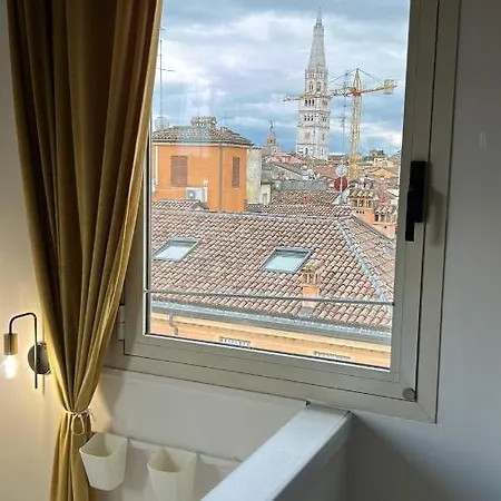 Tower 22 - Centre And Near Train Station Apartman *