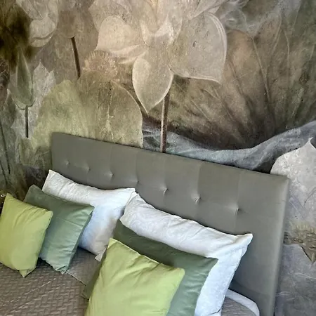 Tower 22 - Centre And Near Train Station Apartman Modena