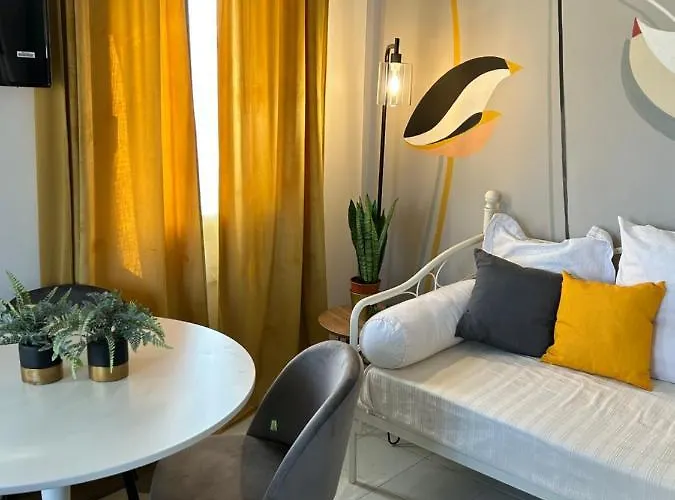 Tower 22 - Centre And Near Train Station Apartment