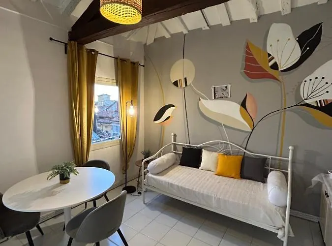 Tower 22 - Centre And Near Train Station Appartement